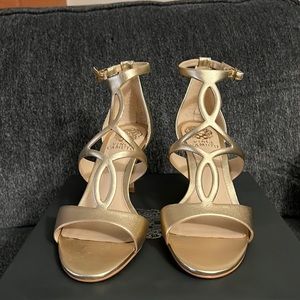 Vince Camuto Pumps Silver Grafite. (Egyptian Gold) new with no tags original box